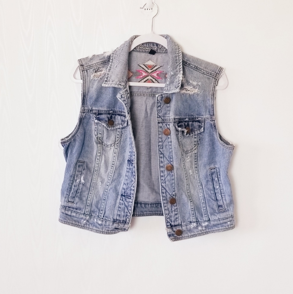 American eagle distressed denim jean vest jacket